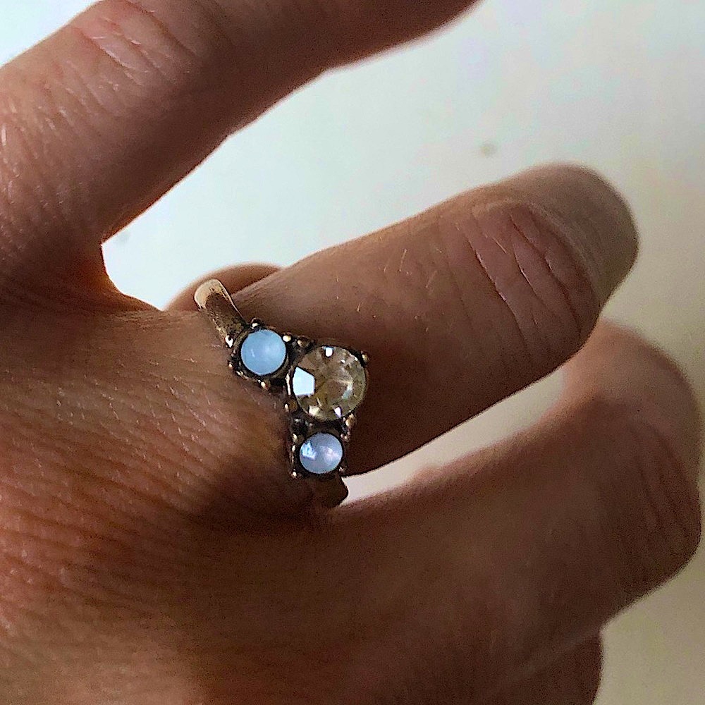 V shaped faux gemstone gold moonstone ring